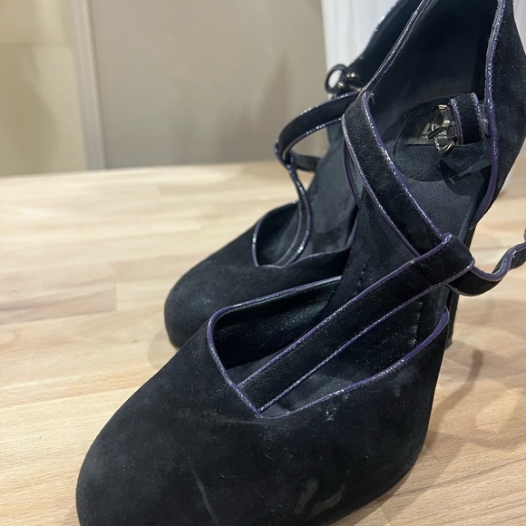 Dolce & Gabbana Vintage Velvet Mary Jane heels size 39/ US 8.5 - Picture 11 of 11